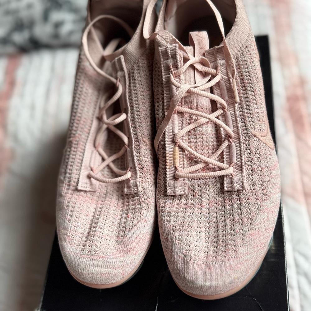 Nike Women's Light Pink Knit Sneakers